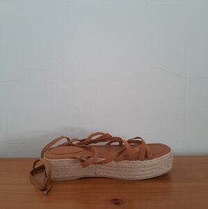 Universal Thread Tan Espadrille Sandals
